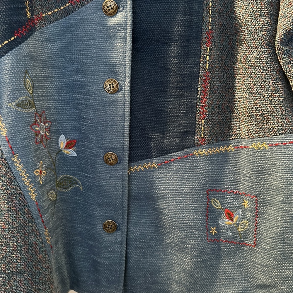 LADIES PLUS SIZE JACKET - Picture 2 of 3